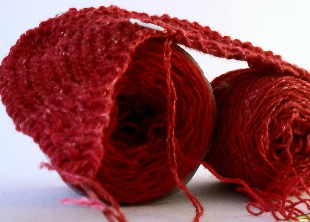 Dying for red: How to dye yarn using food coloring