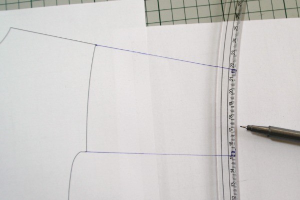 Draw in the hem of the sleeves